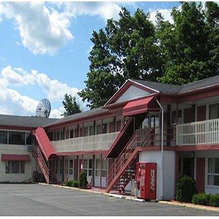 Red Carpet Inn Endicott Esterno foto